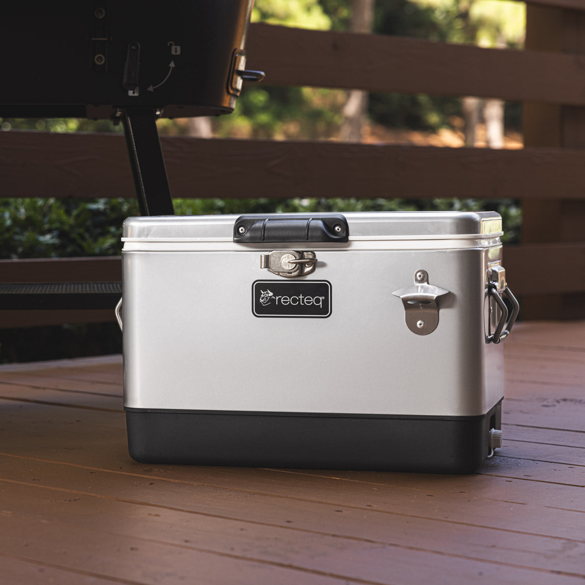 26 Qt Retro-Style Cooler