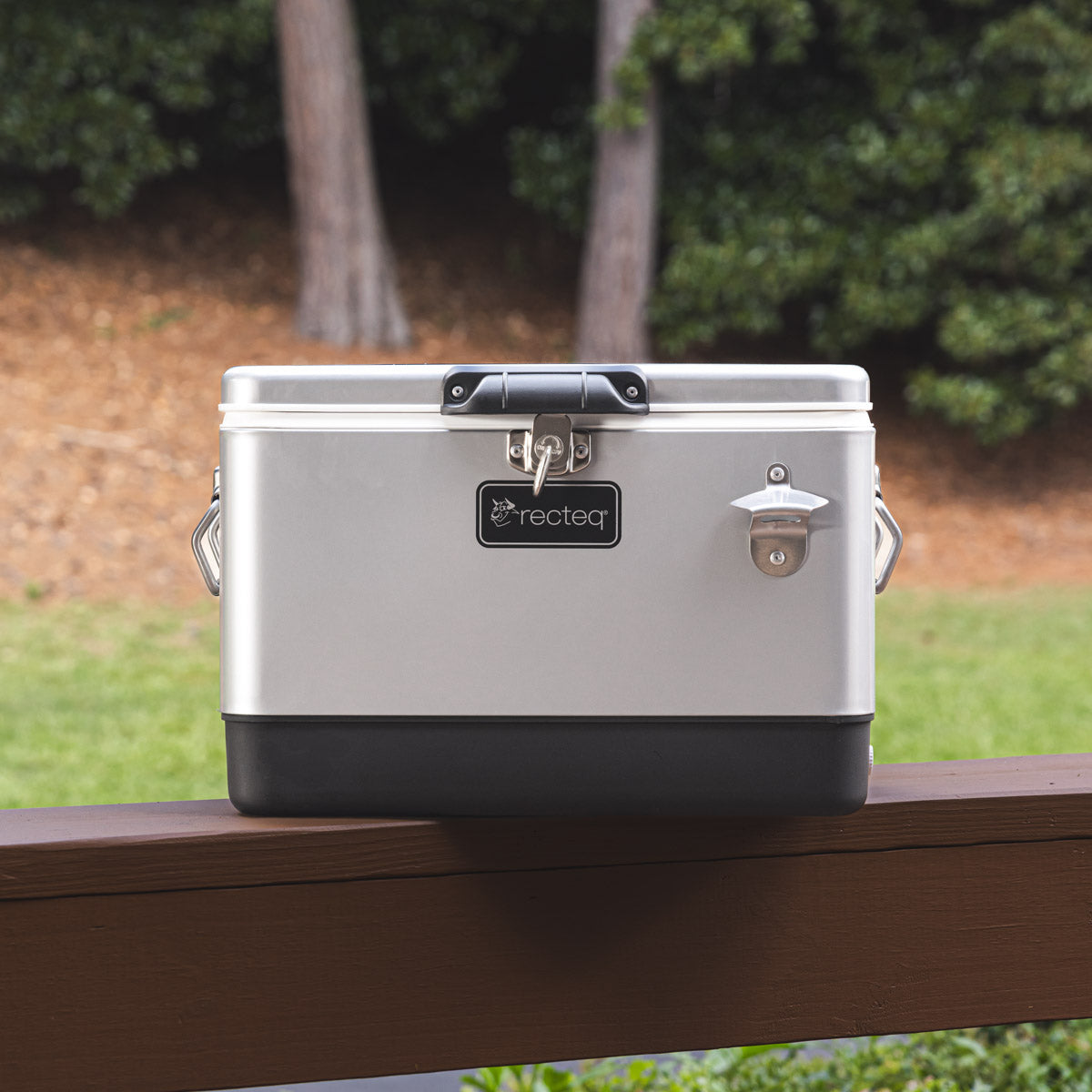 26 Qt Retro-Style Cooler