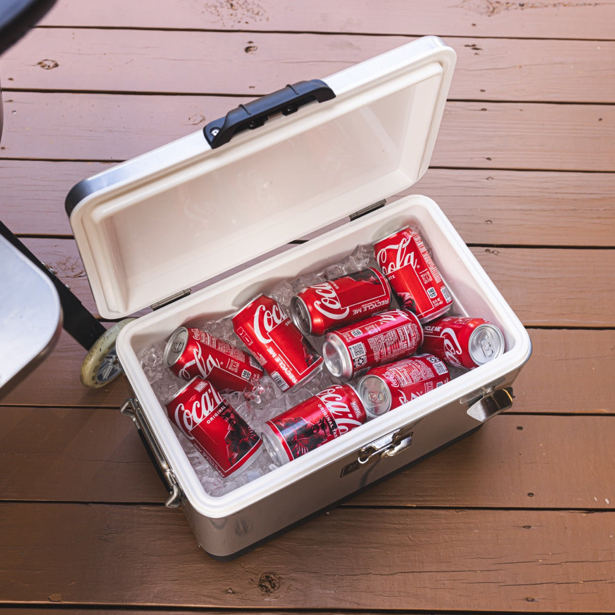 26 Qt Retro-Style Cooler
