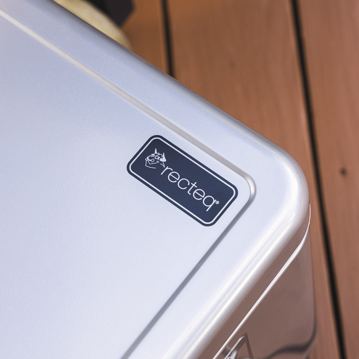 54 Qt Retro-Style Cooler