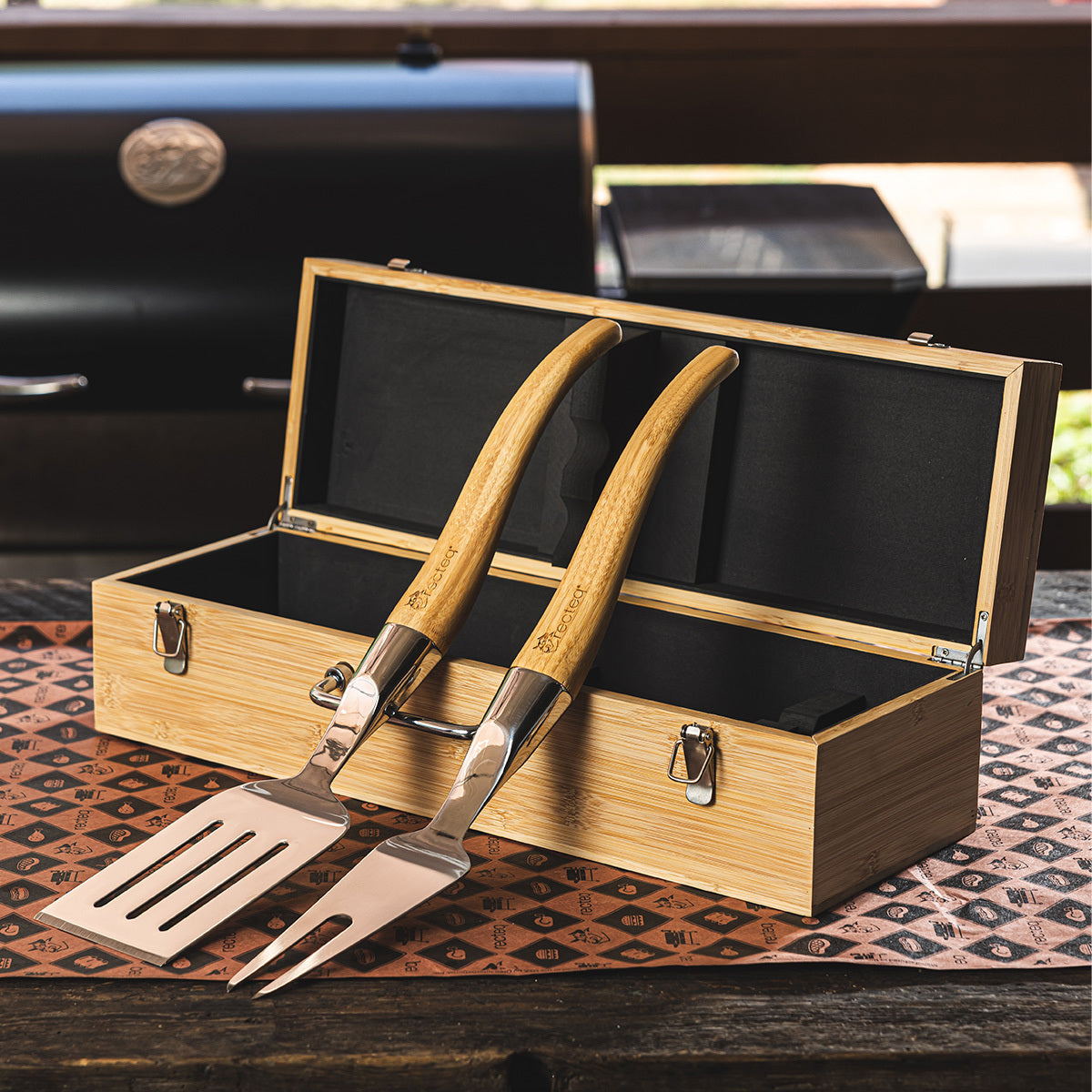 2-Piece Grilling Tool Kit