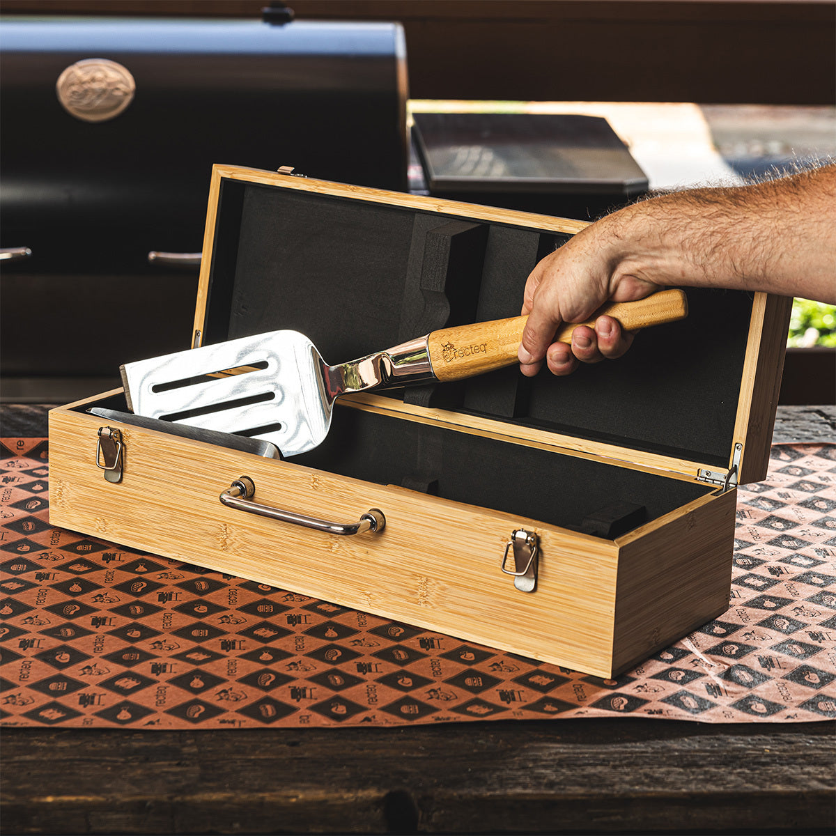 2-Piece Grilling Tool Kit